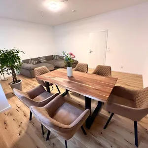 https://keek.find-berlin-hotels.com