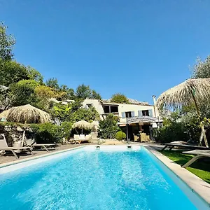 https://gite-les-deux-roches-le-bar-sur-loup.fr-provencehotel.com